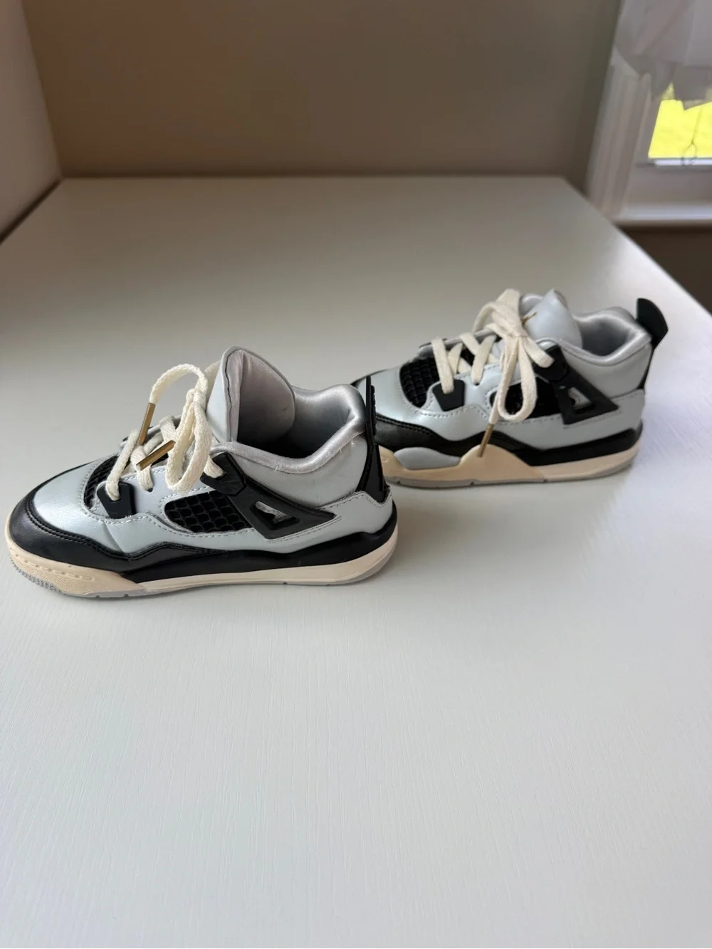 Jordan 4 Platinum Gold boys size 10c
